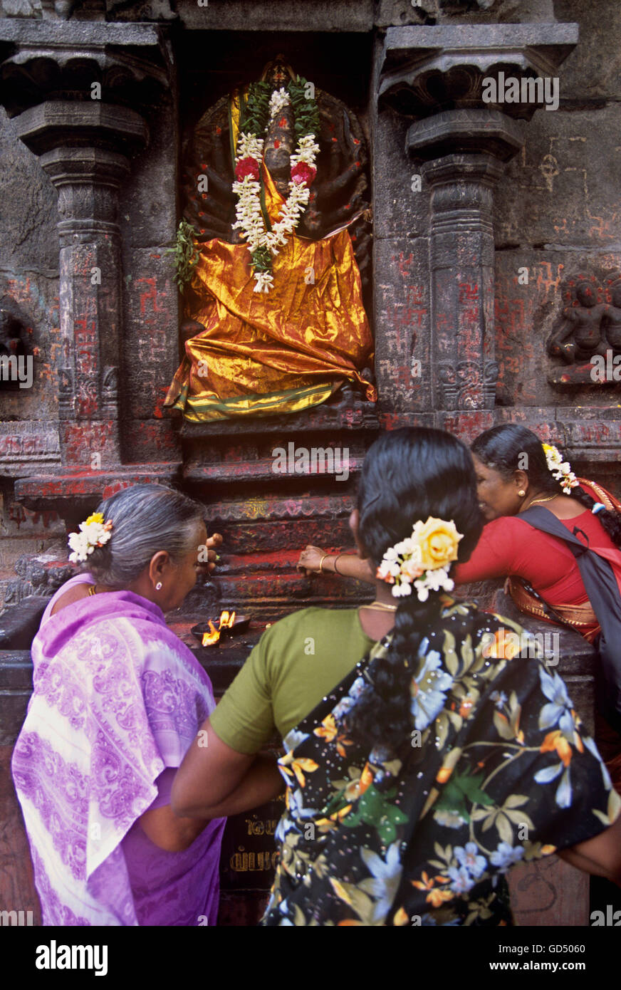 Ladies Performing Pooja , Arunchaleshwaram , Thiruvannamalai Stock Photo