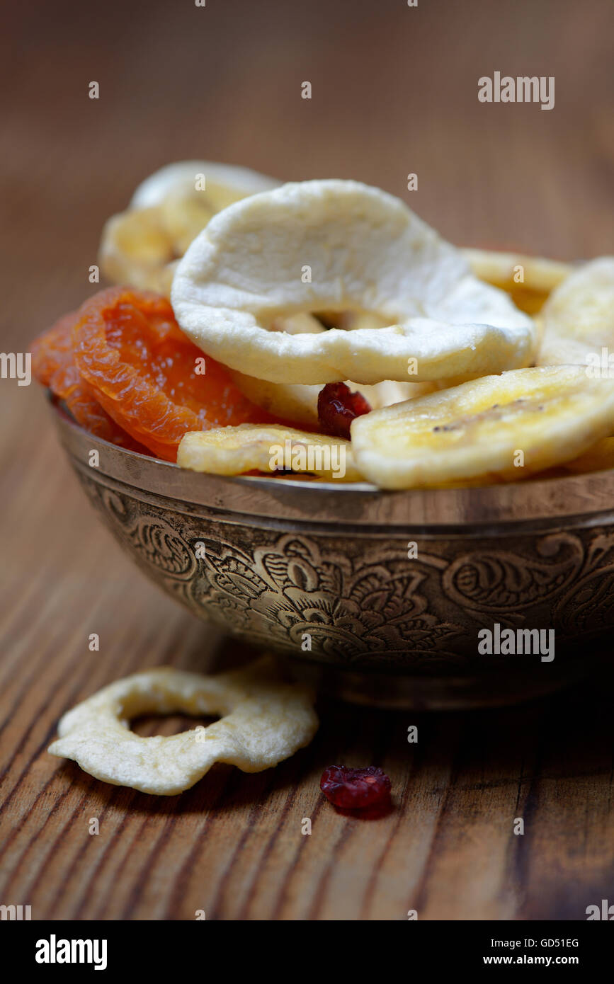Schale mit Trockenobst, Apfelring, Apfelringe, Bananenscheiben, Cranberries, Bananenchips Stock Photo