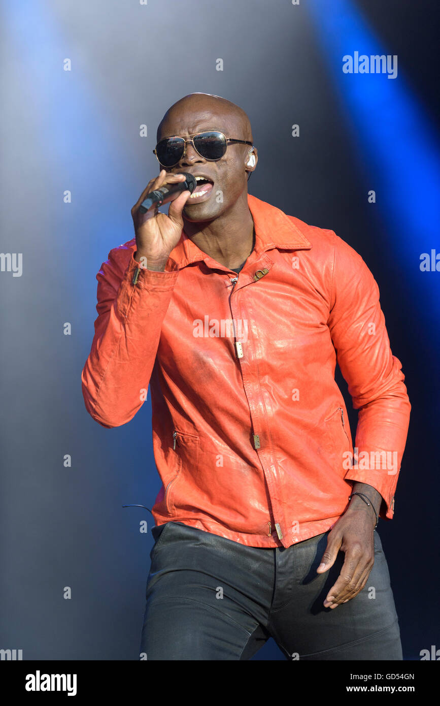 Seal singer hi-res stock photography and images - Alamy