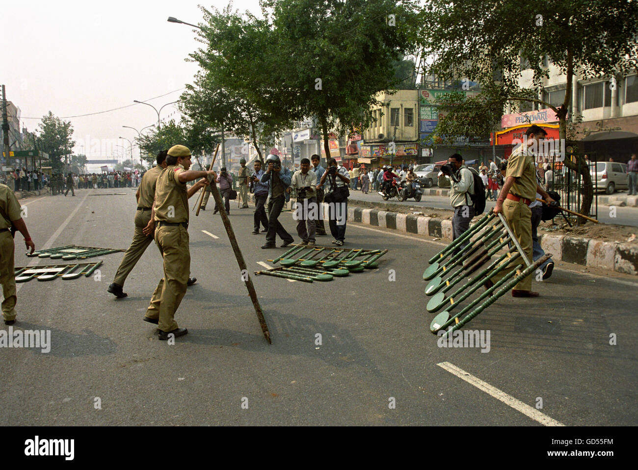 People demonstrating hi-res stock photography and images - Alamy