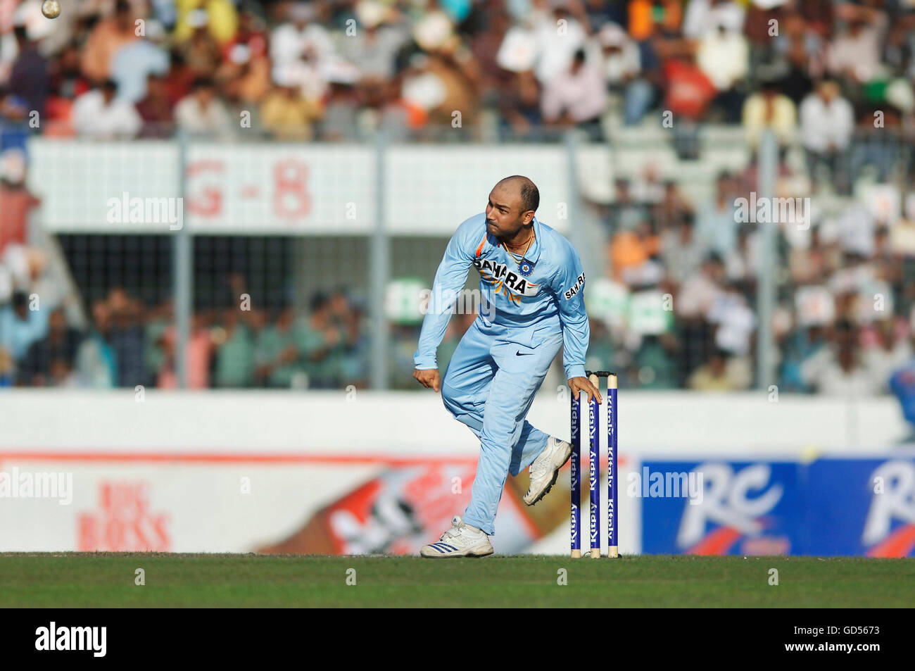 Cricket stadiums hi-res stock photography and images - Page 7 - Alamy