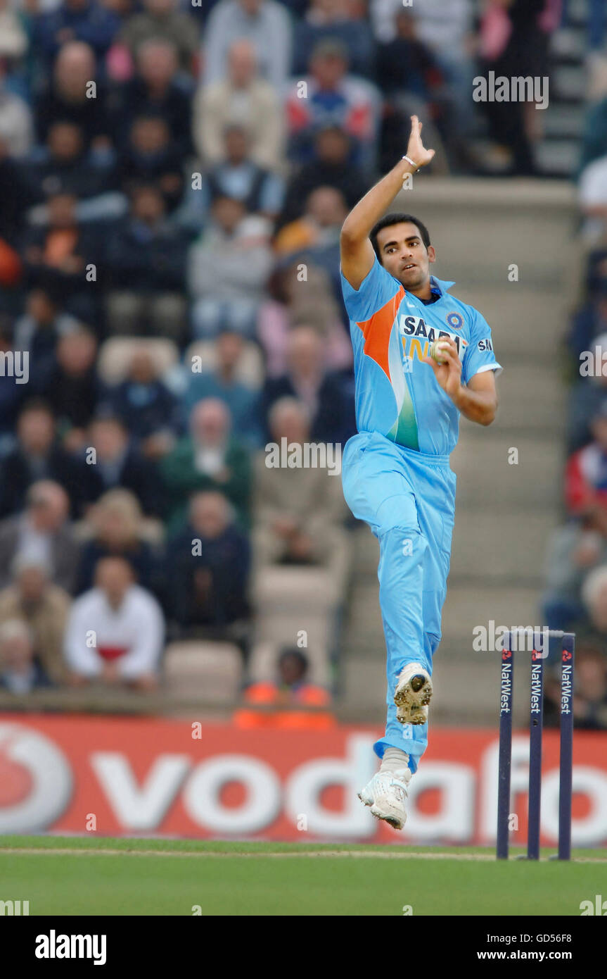 Zaheer khan hi-res stock photography and images - Alamy