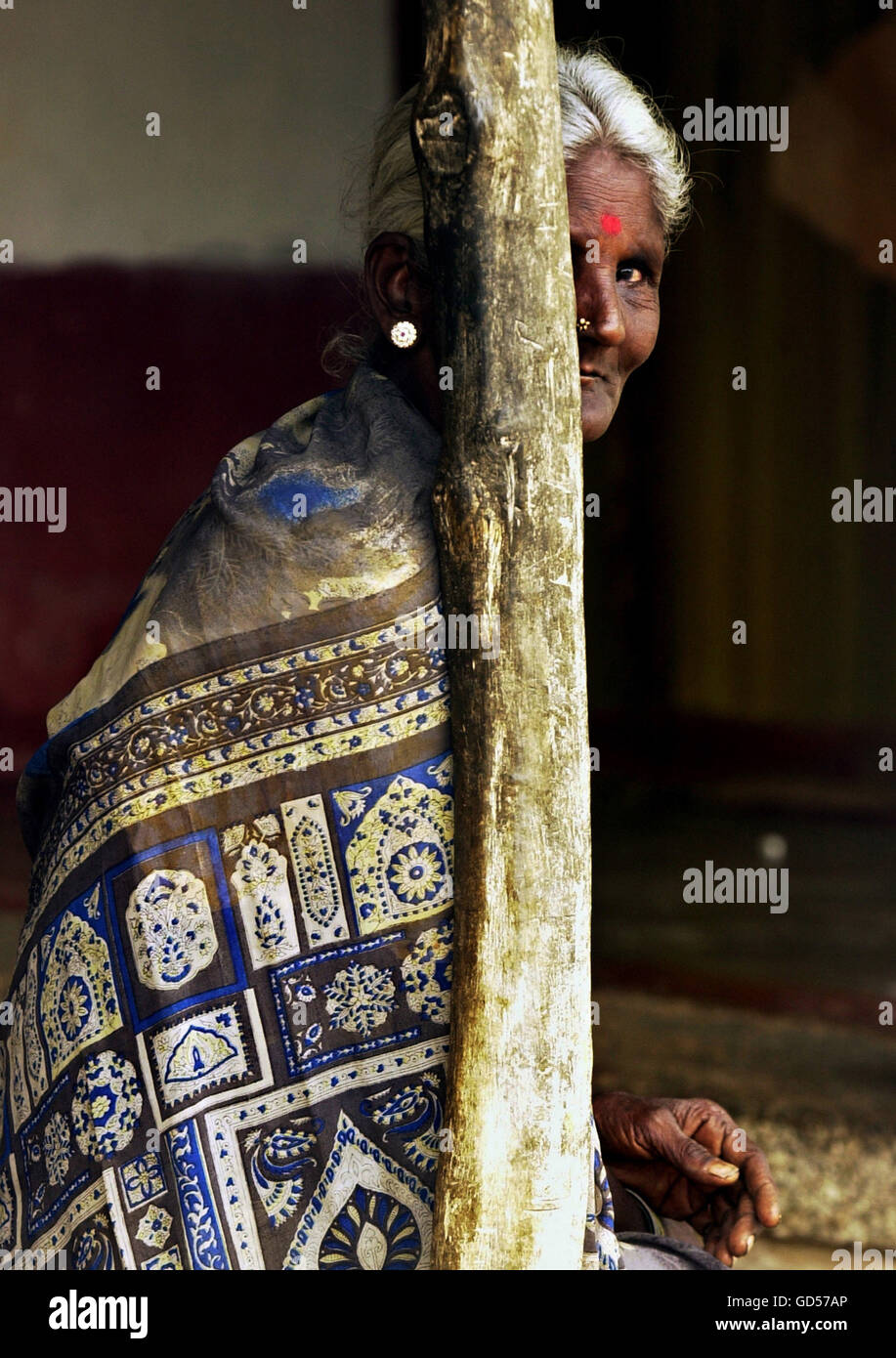 Tribal woman karnataka india hi-res stock photography and images - Alamy