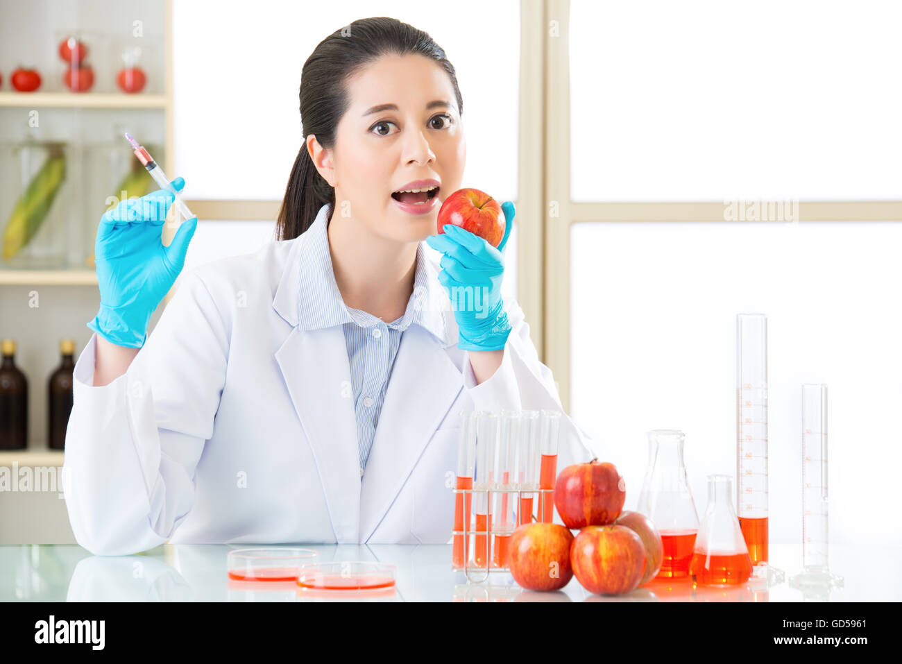 Gmo apple hi-res stock photography and images - Page 14 - Alamy