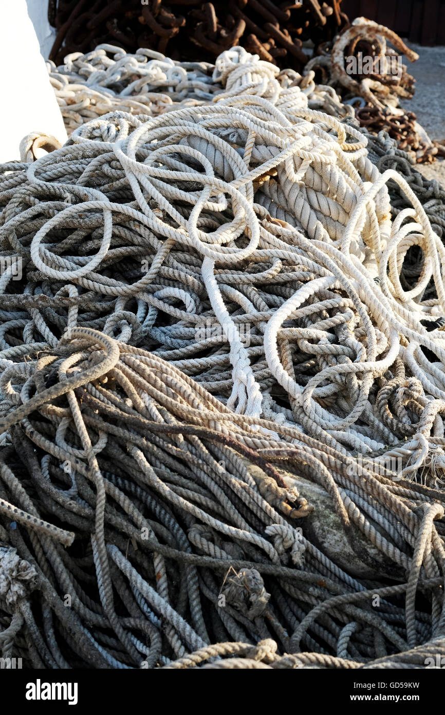 Pile knot hi-res stock photography and images - Alamy