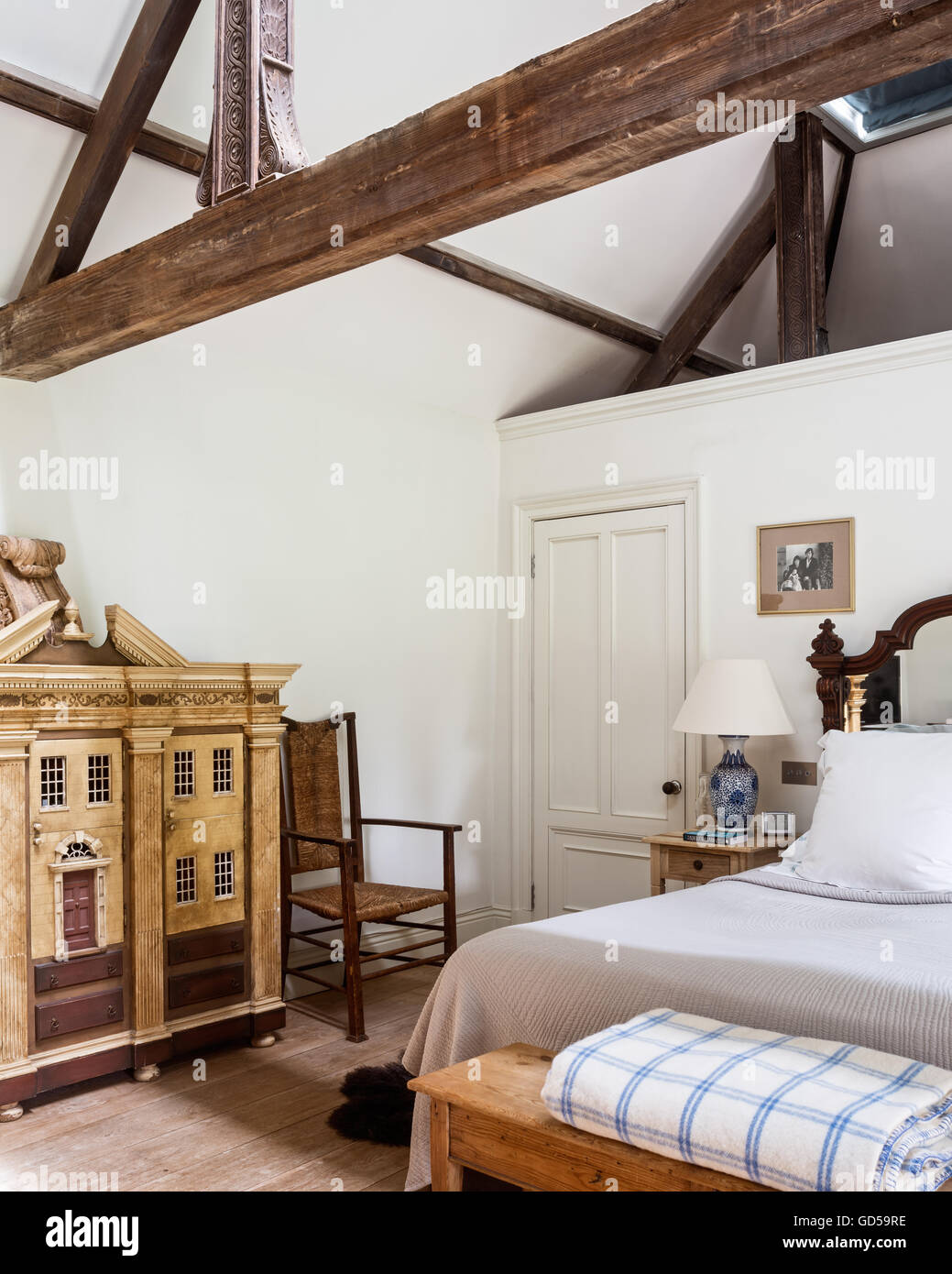 timber dolls house