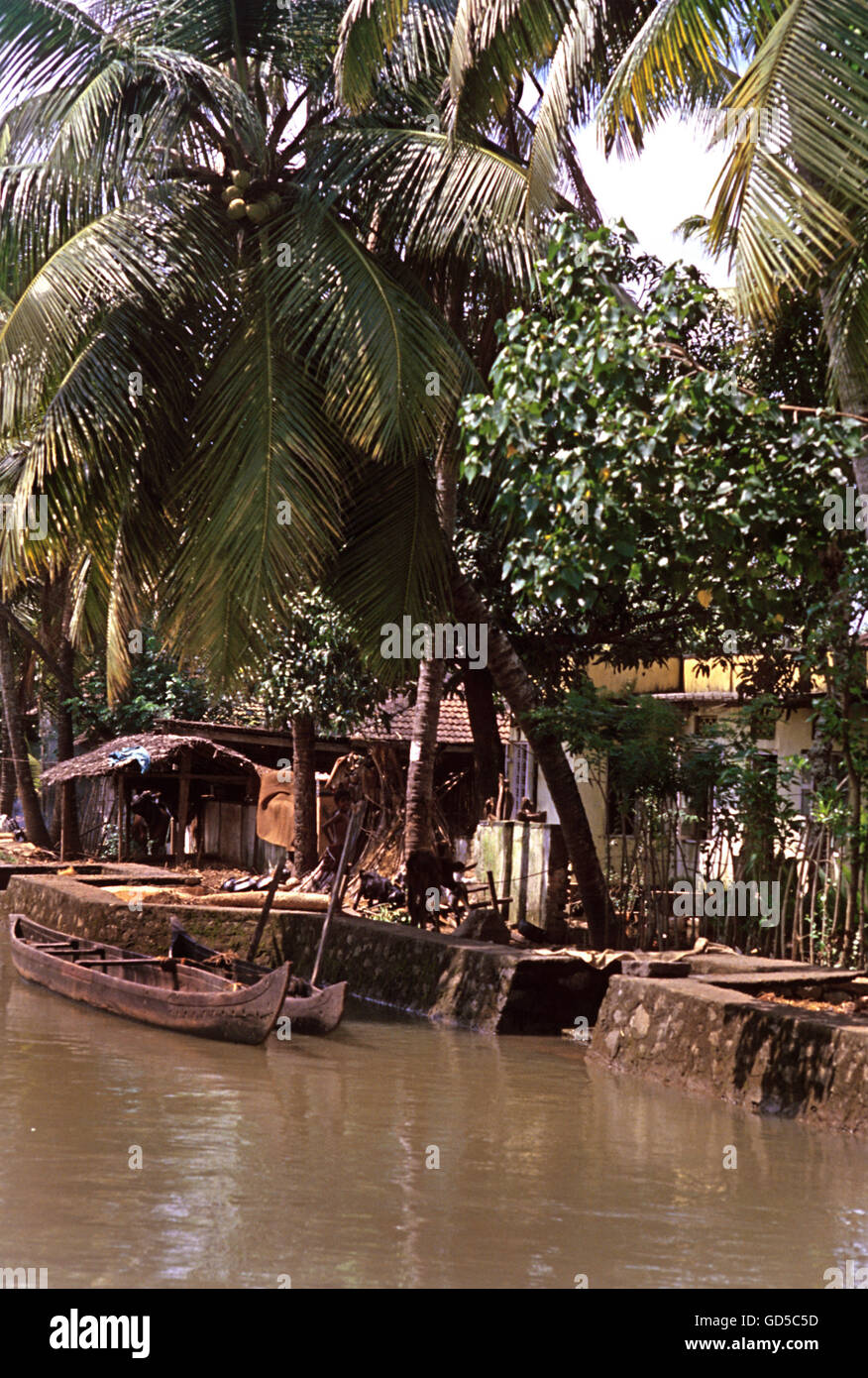 House on waterfront Stock Photo - Alamy