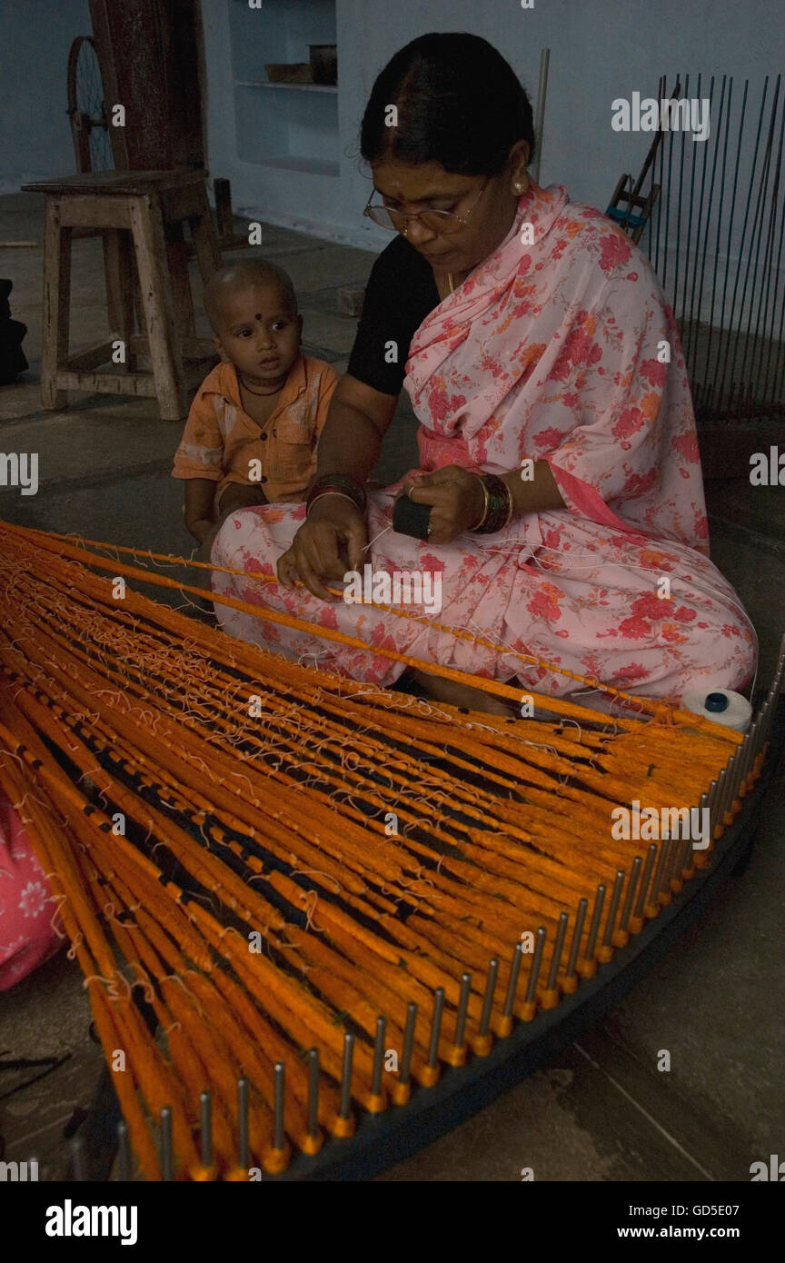 Weaver Preparing The Silk Yarn Stock Photo Alamy