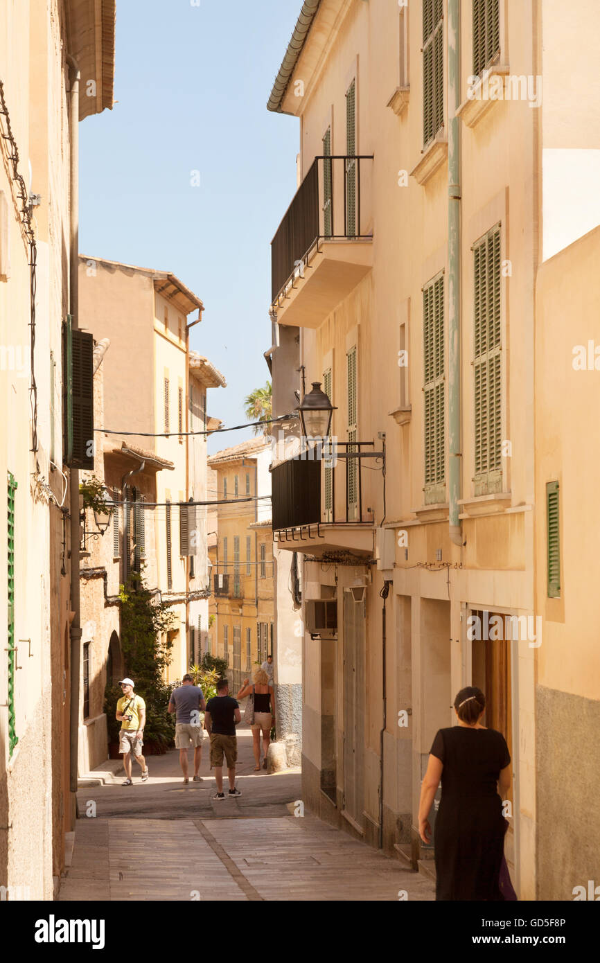 Narrow streets, Alcudia old town, Alcudia, Mallorca ( Majorca