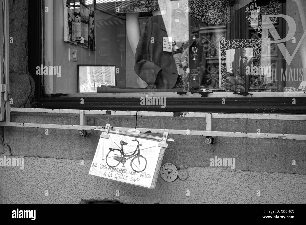 No parking bicycle sign Black and White Stock Photos & Images - Alamy