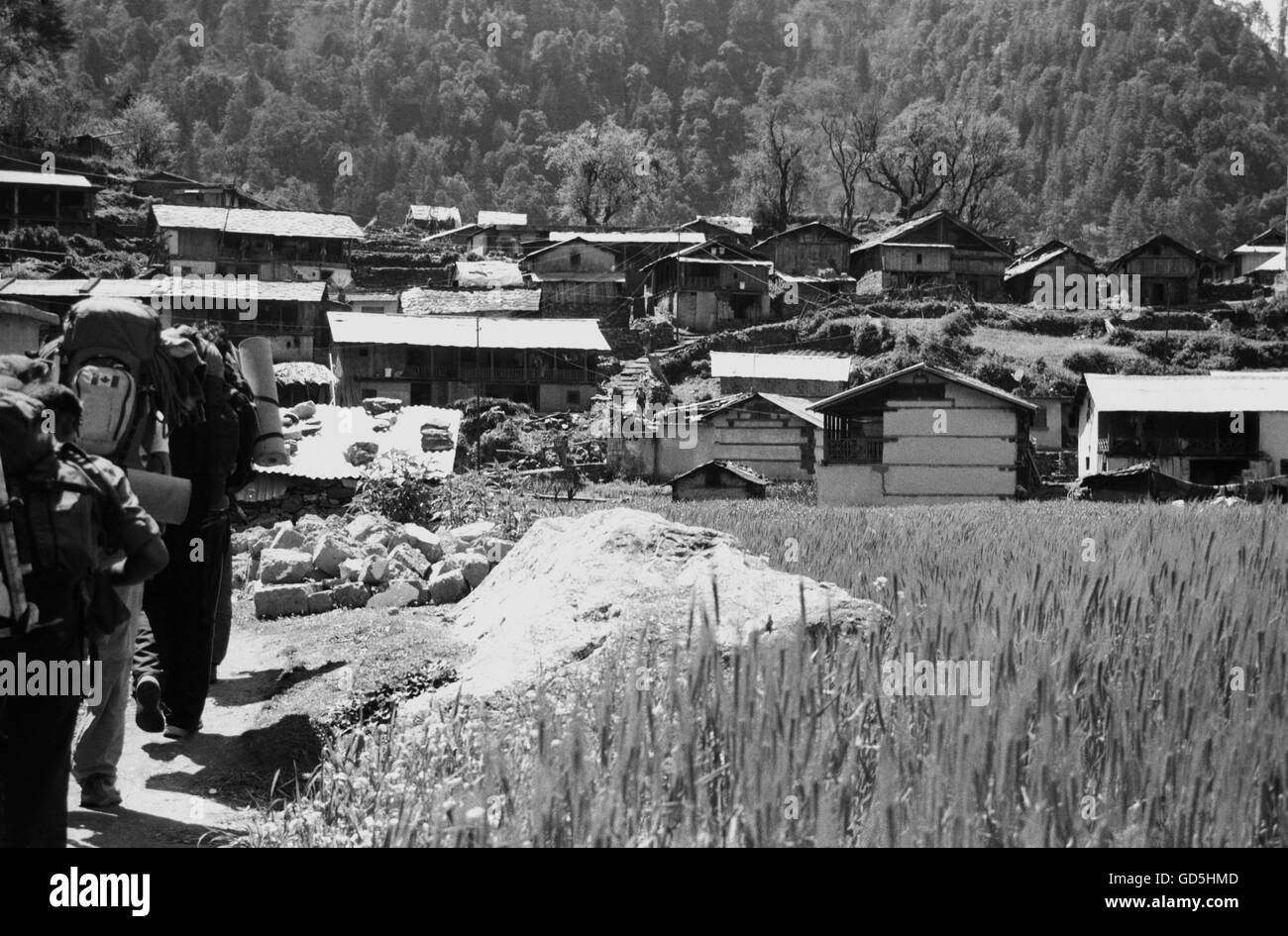 Village houses uttarakhand india Black and White Stock Photos & Images ...