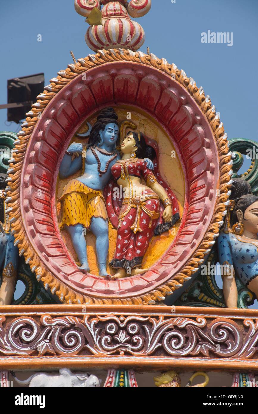 Lord shiva parvati statue math hi-res stock photography and images ...