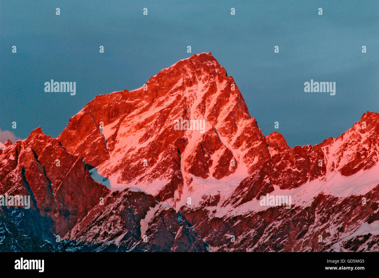 Auli himalayas hi-res stock photography and images - Alamy
