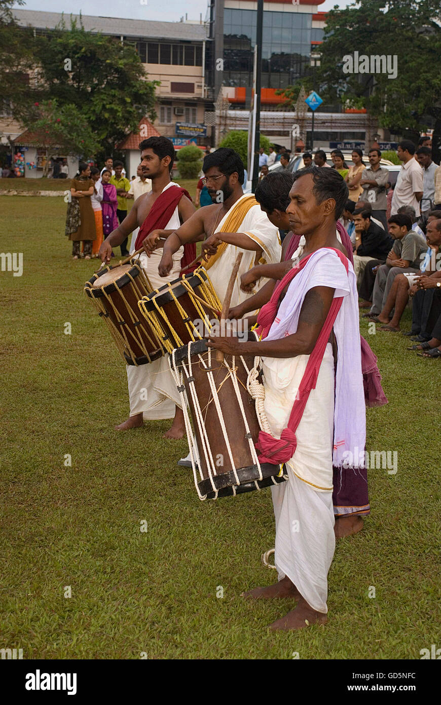 Musical instruments of kerala hires stock photography and images Alamy