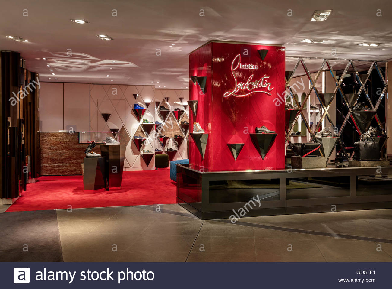 christian louboutin loja paris christian louboutin loja paris