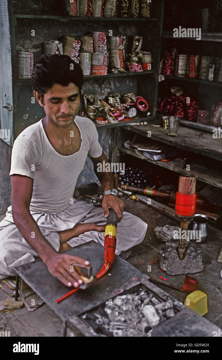 Lac bangle maker hires stock photography and images Alamy