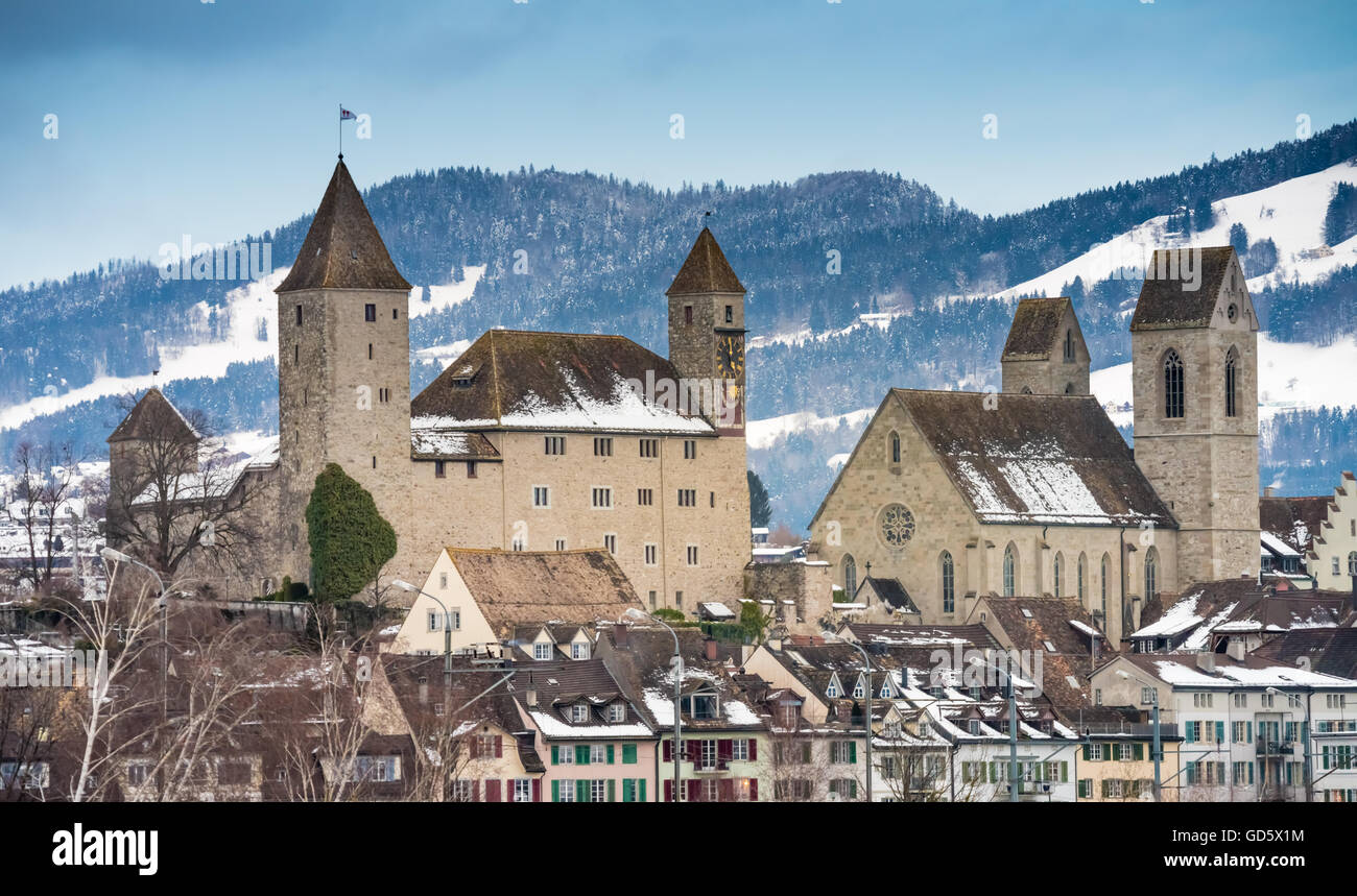 Old medieval city (Altstatd) of Rapperswil, with its castle and its capuchin's monatery, Sank Gallent canton, Switzerland Stock Photo