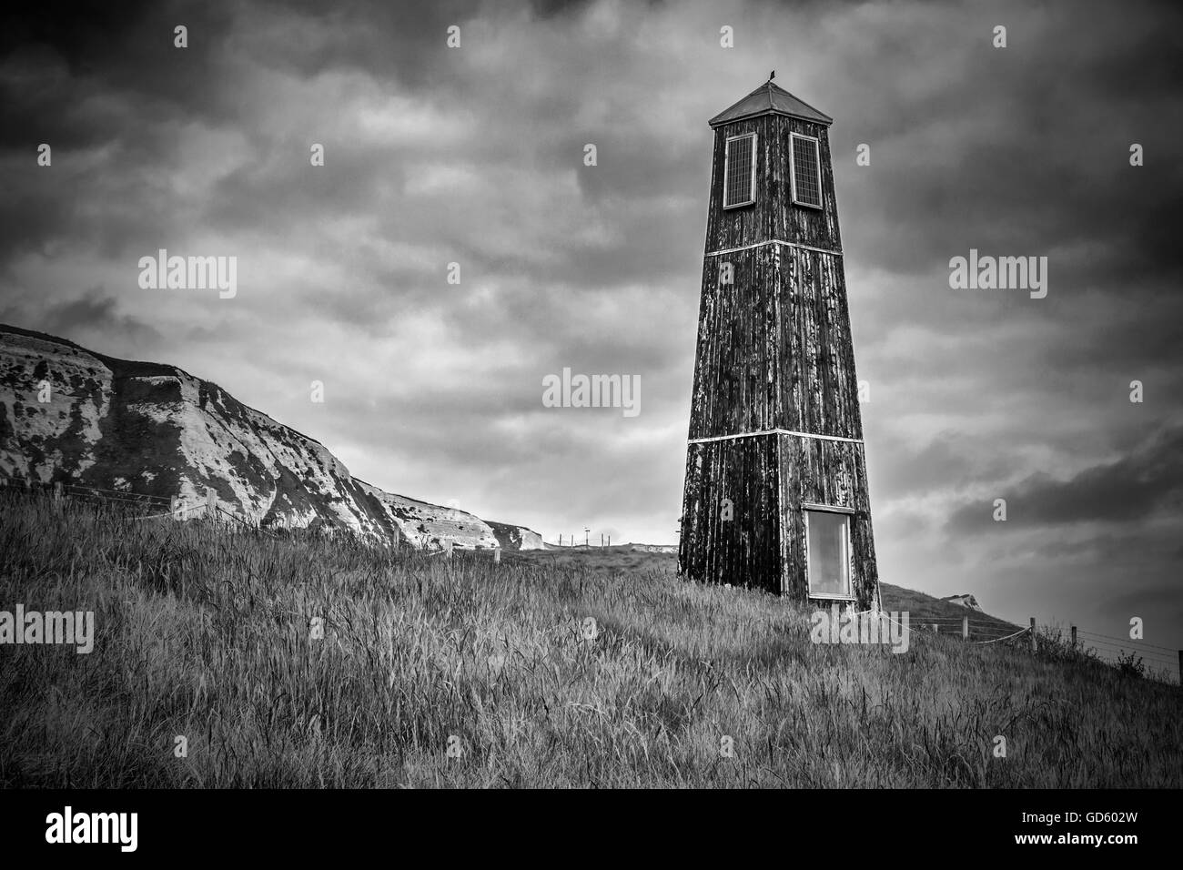 Samphire Hoe Tower by Jony Easterby and Pippa Taylor Dover Kent Sustrans Marker Stock Photo