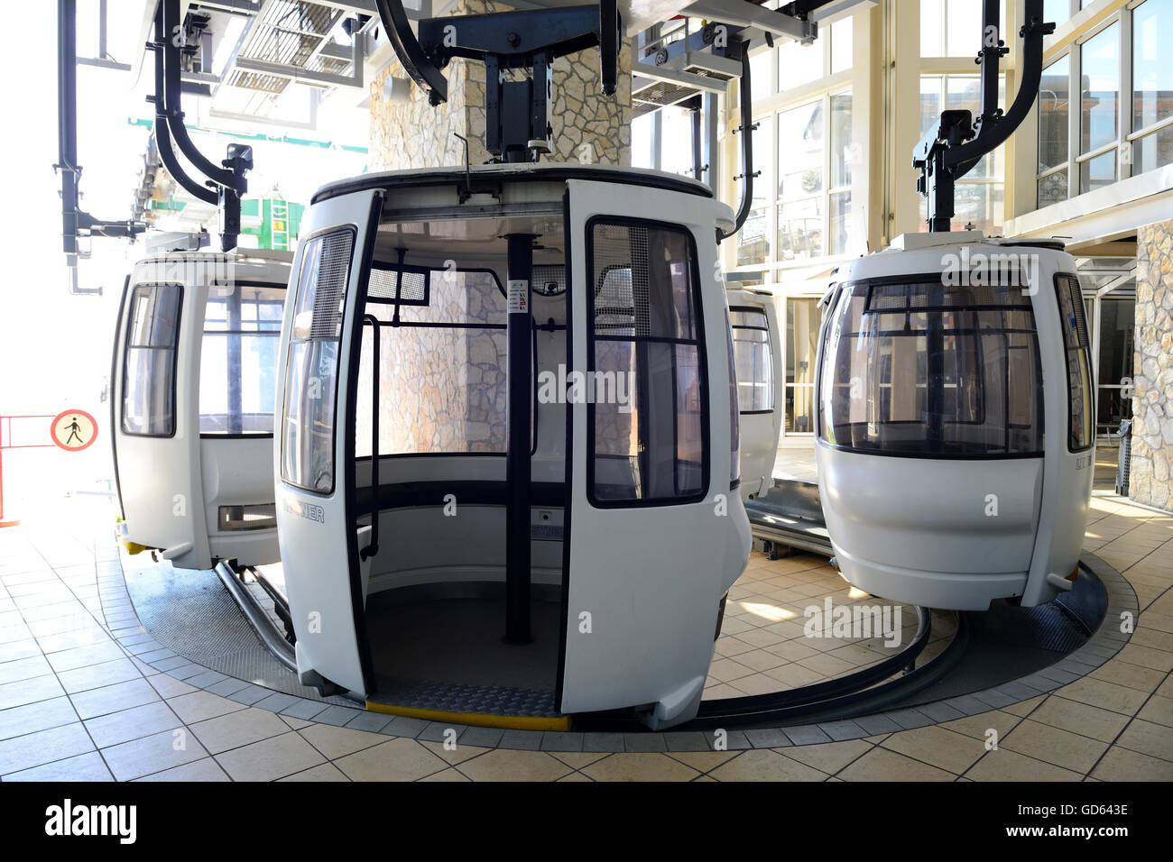 taormina cable car upper station