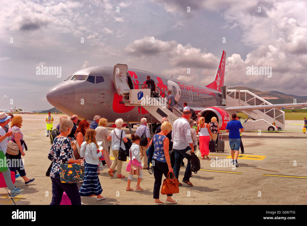 Jet2 holidays airplane hires stock photography and images Alamy