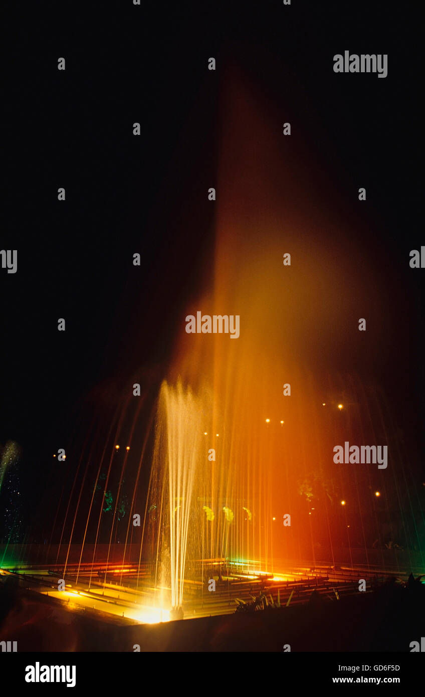 Dancing fountain Stock Photo - Alamy