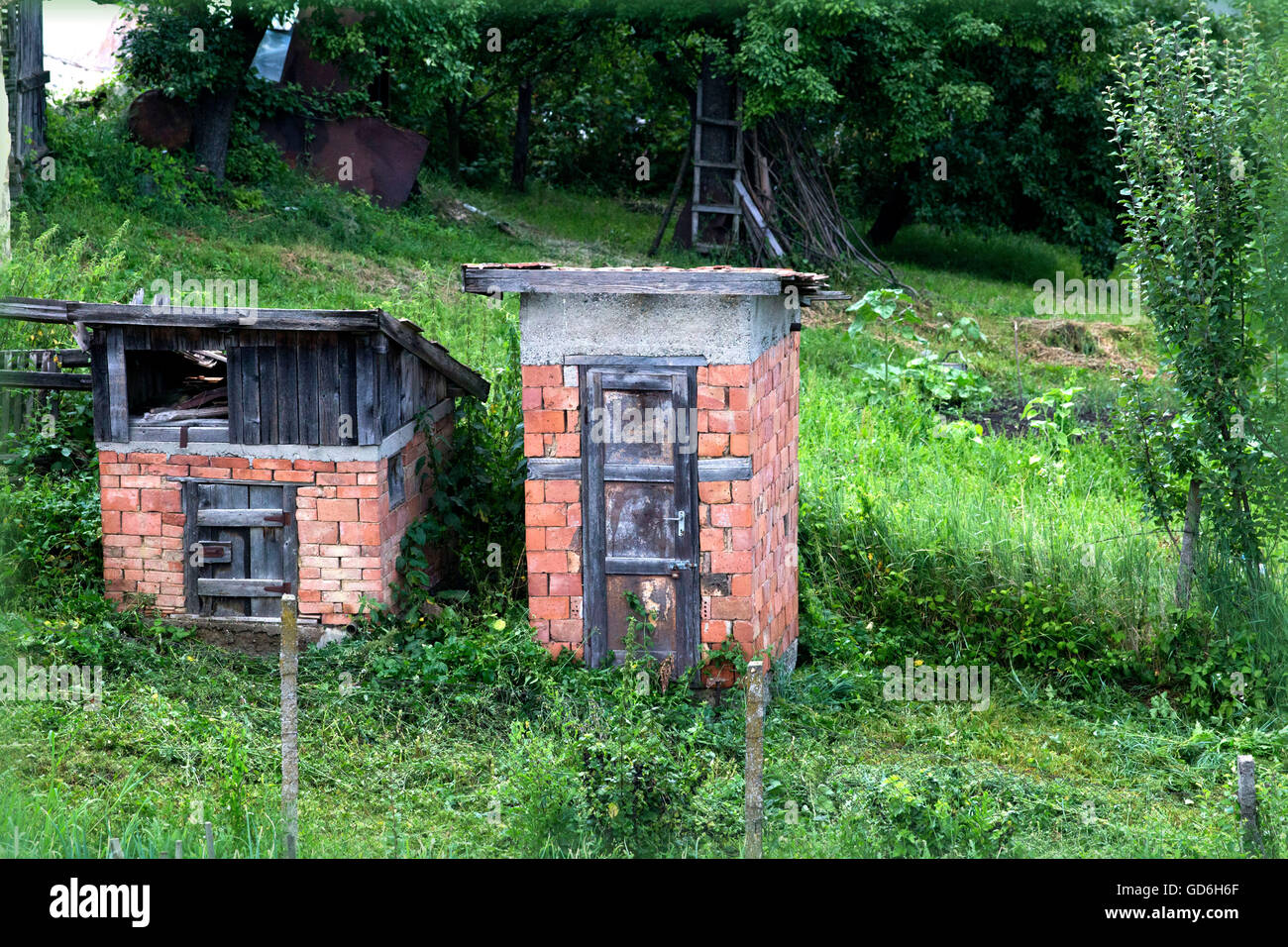 old brick shed Stock Photo Alamy