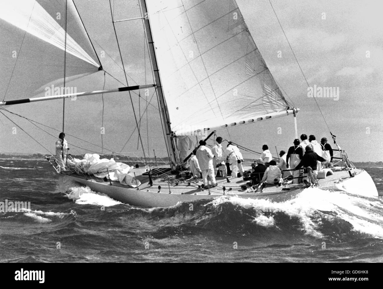 AJAXNETPHOTO. 2ND AUGUST 1979. SOLENT, ENGLAND. - ADMIRAL'S CUP - 2ND INSHORE RACE - ERNEST JUER'S BLIZZARD RUNNING FOR THE CLIPPER BUOYY ONLY SECONDS AHEAD OF ARIES AFTER LOSING 17 MINUTES THROUGH A NAVIGATIONAL ERROR. PHOTO:JONATHAN EASTLAND/AJAX REF:HDD/YA BLIZZARD ADC 1979 Stock Photo