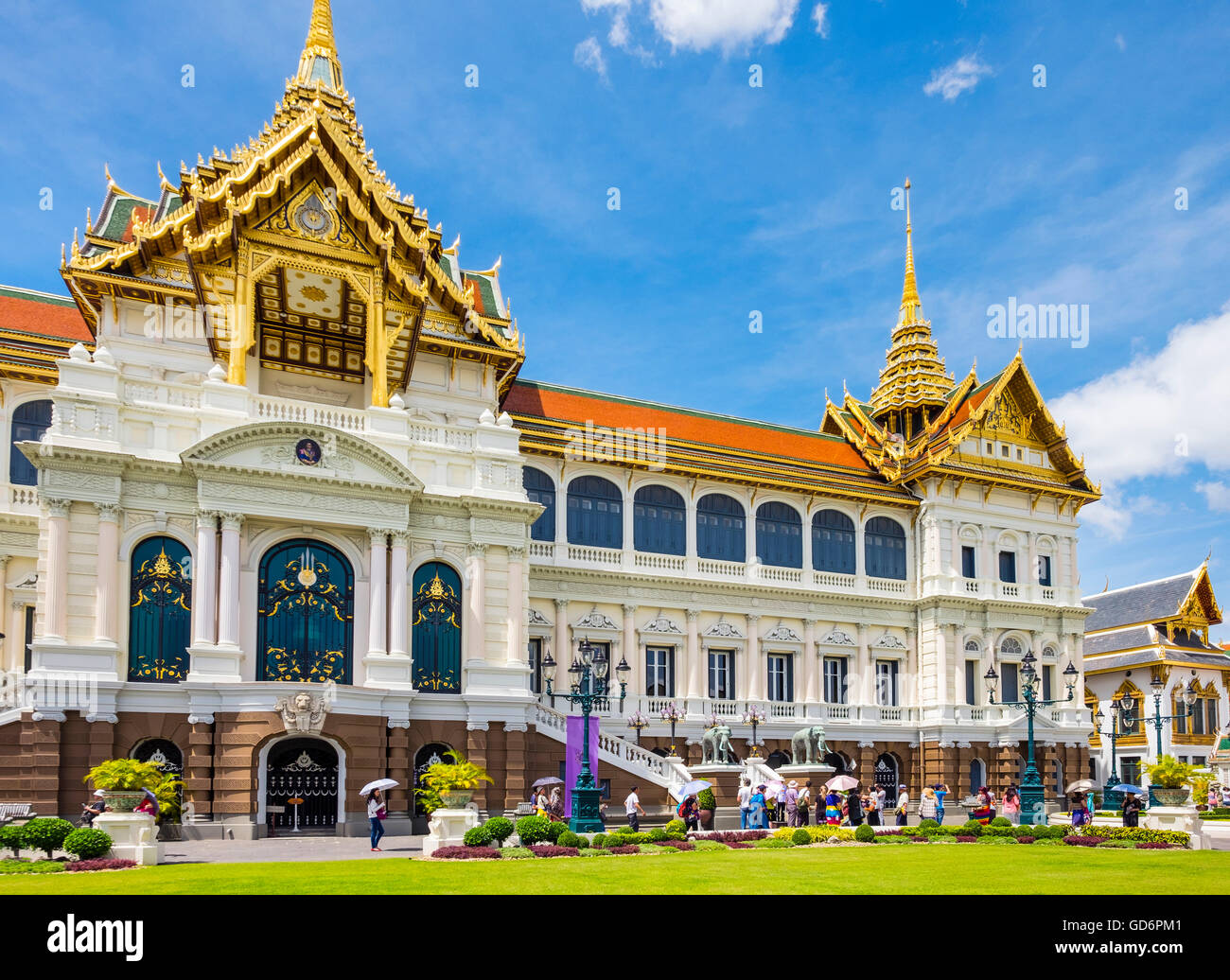 Phra Thinang Chakri Maha Prasat Throne Hall, Grand Palace Complex ...