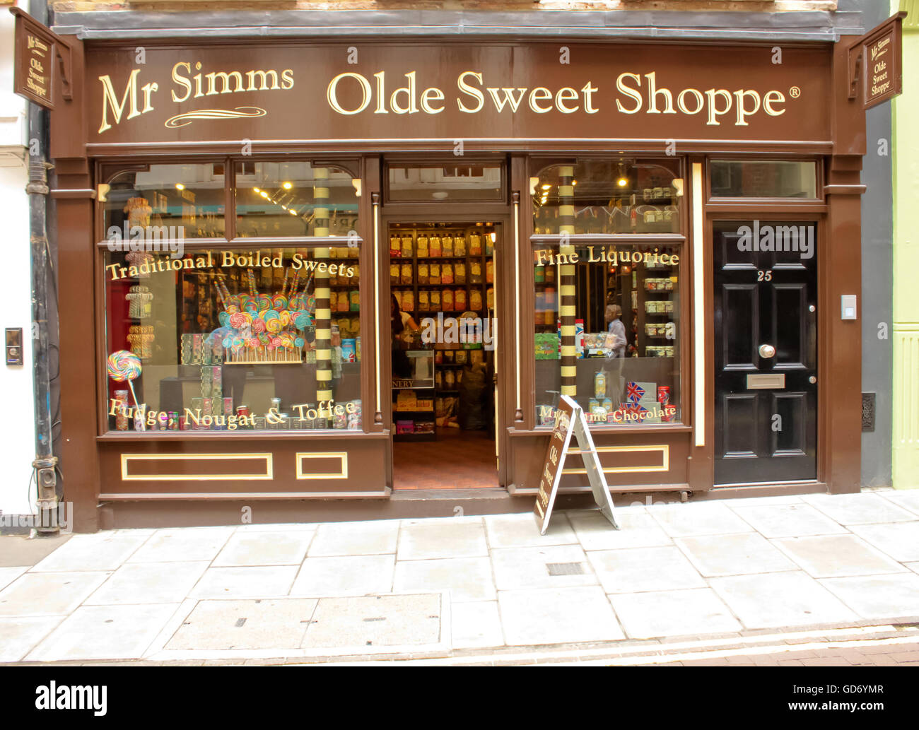 London, Uk - August 17, 2010: outside view of an oldstyle sweet shop Stock Photo: 111406199 - Alamy