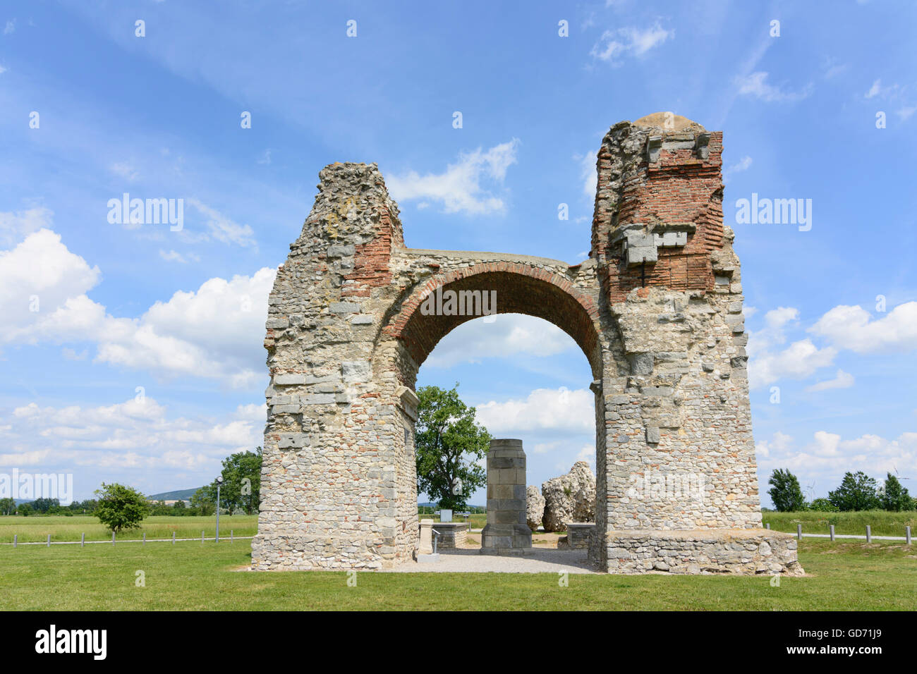 Petronell-Carnuntum: Roman city gate Heidentor, Austria, Niederösterreich, Lower Austria, Donau Stock Photo