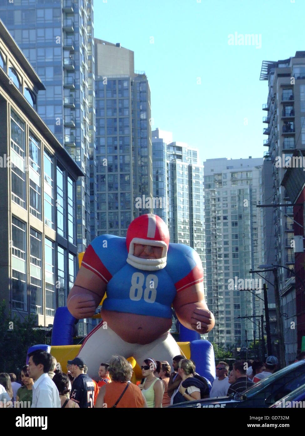 Giant inflatable American Footballer Stock Photo - Alamy