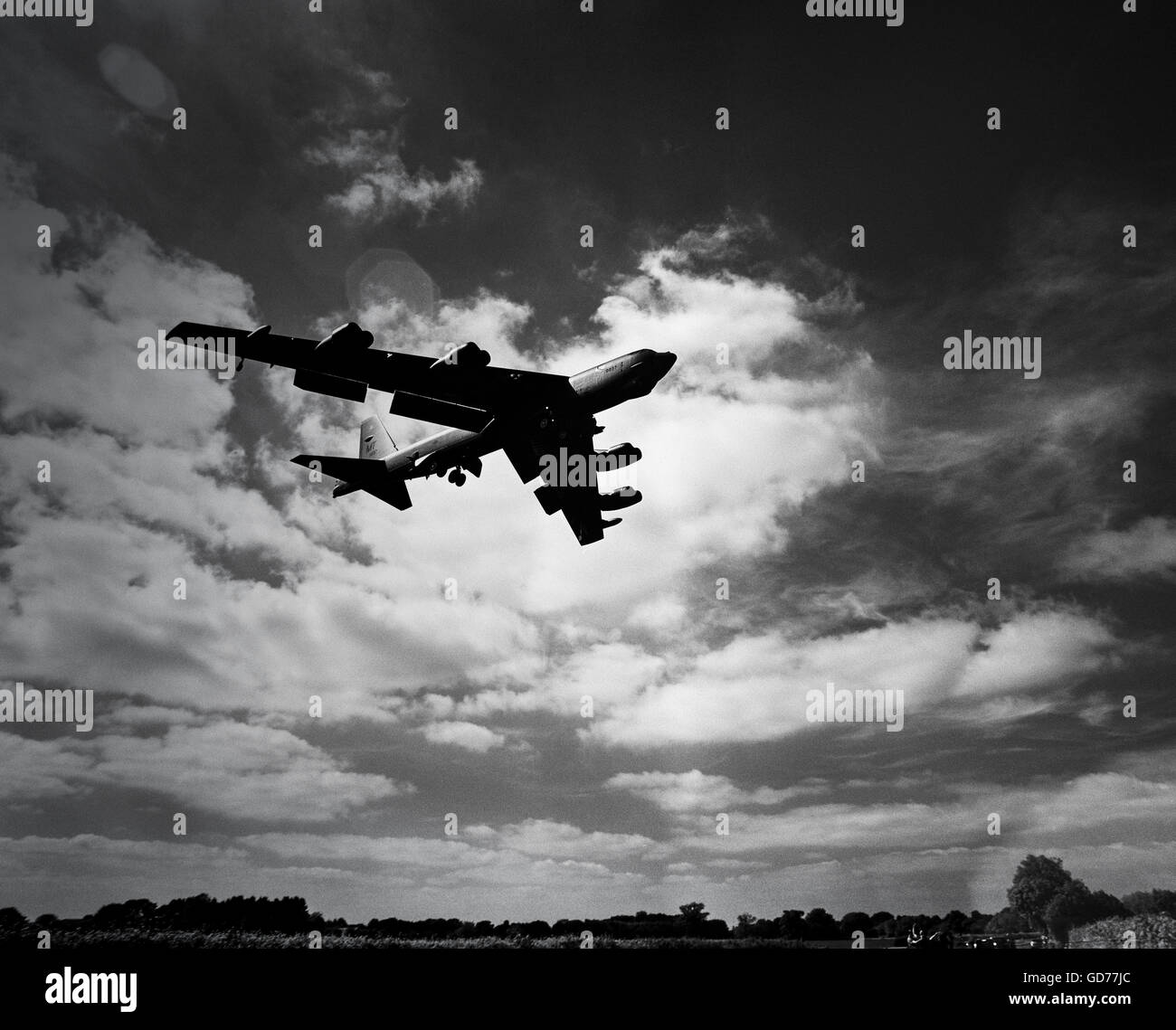 A B-52H bomber lands at RAF Fairford, Gloucestershire, Stock Photo