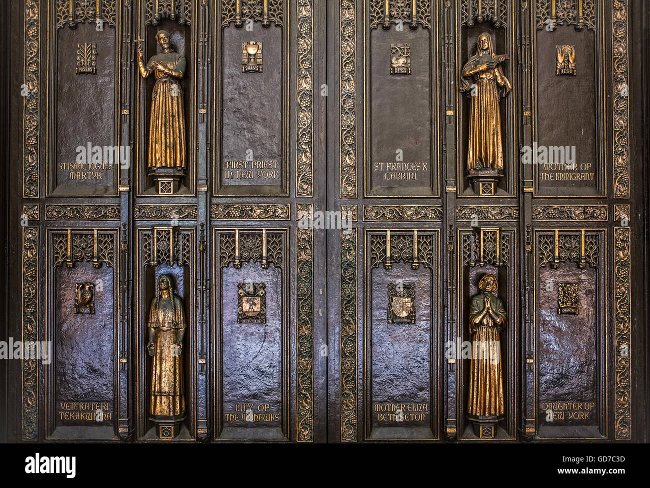 U.S.A., New York,Manhattan,5th avenue,the bronze main door of St.Patrick cathedral Stock Photo