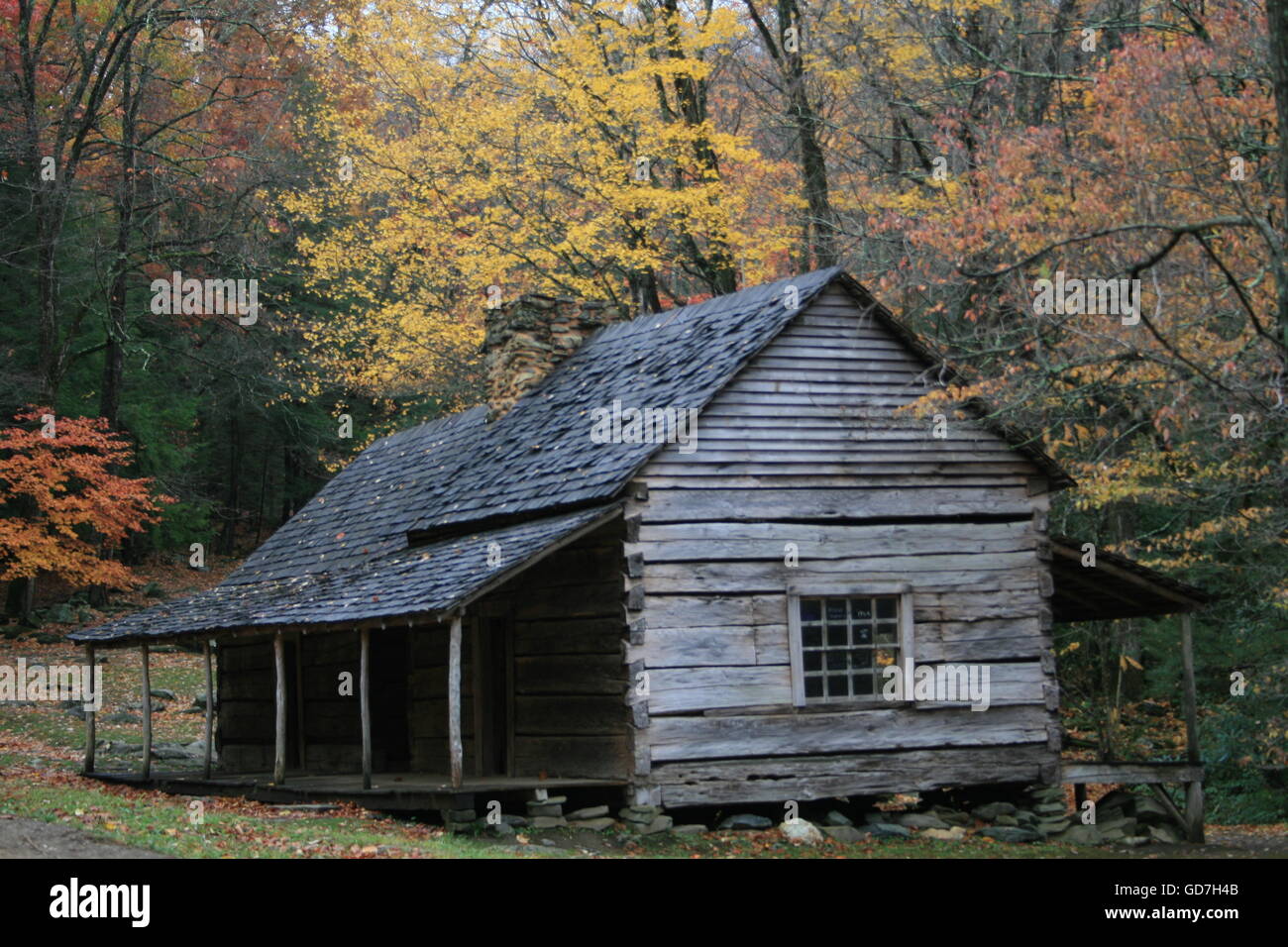Log cabin in the Smokey Mountains during Fall Stock Photo - Alamy