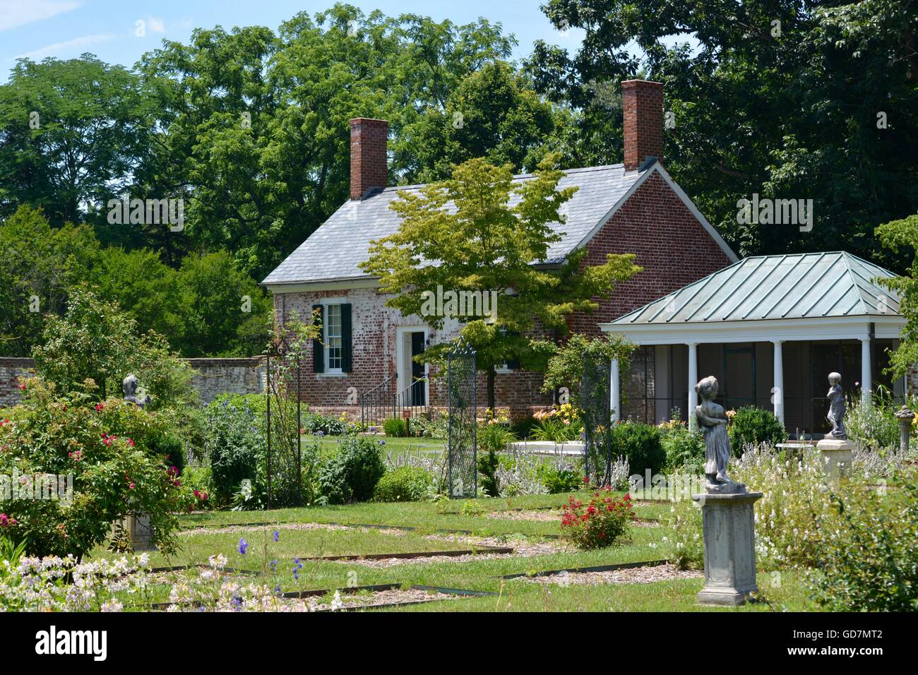 formal garden, walled garden, old English garden Stock Photo Alamy
