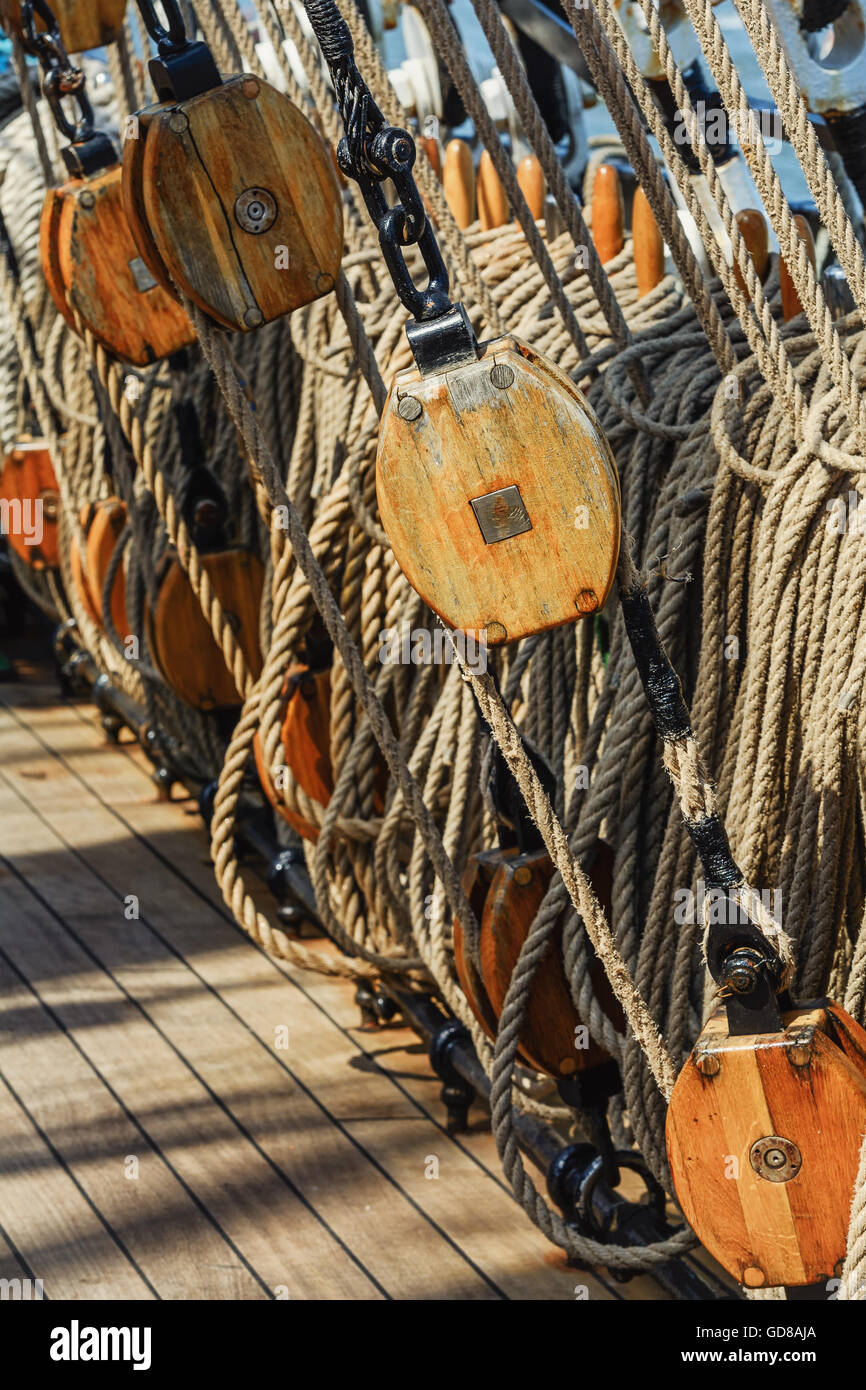 The rigging of a sailing ship Stock Photo Alamy