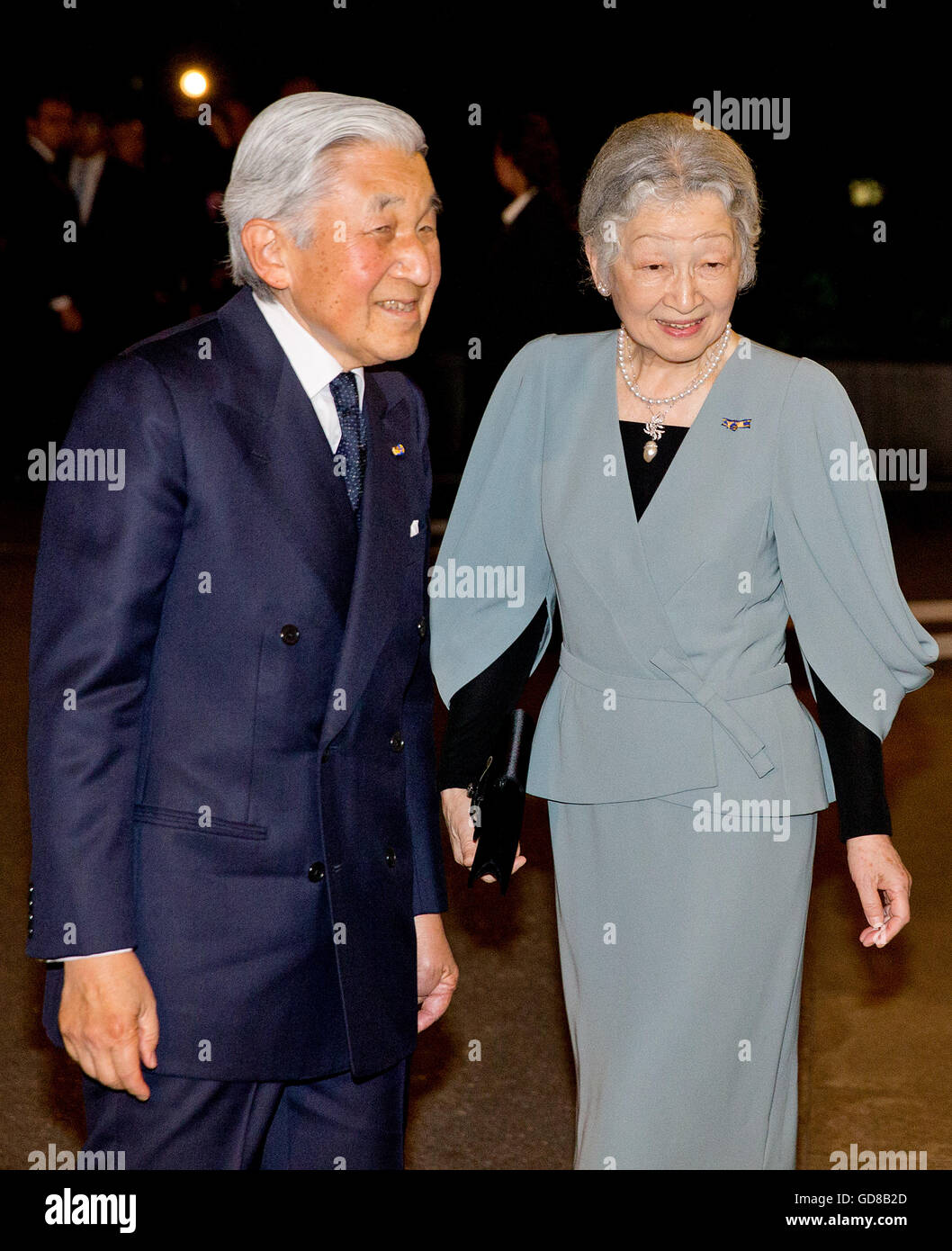 Japanese Emperor Akihito and Empress Michiko leave after a concert at the Okura Hotel in Tokyo, Japan, 31 October 2014. The Dutch King and Queen are in Japan for an three day state visit from 29 till 31 October. Photo: Patrick van Katwijk / NETHERLANDS AND FRANCE OUT NO WIRE SERVICE | Stock Photo