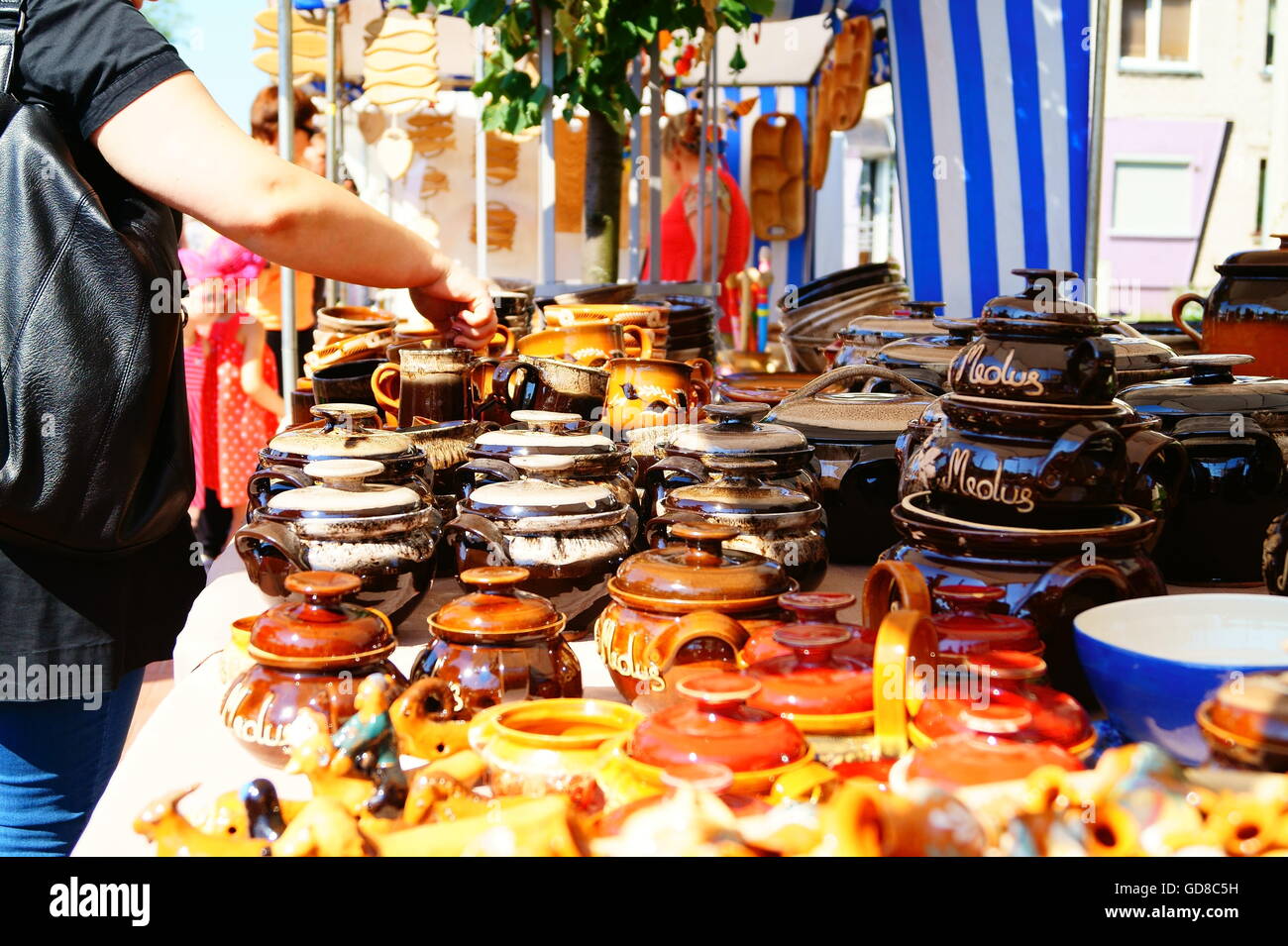Chinese clay pots hires stock photography and images Alamy