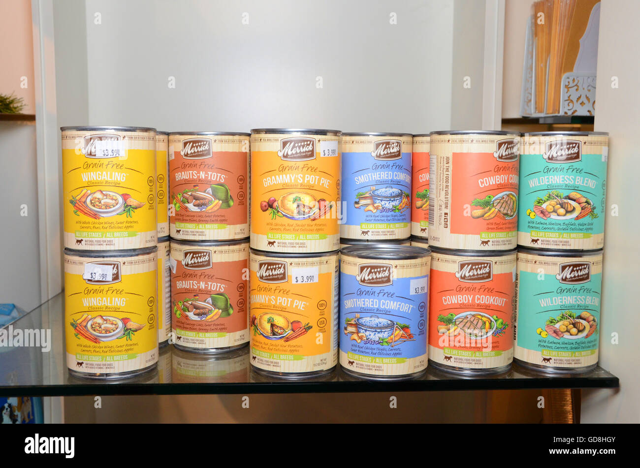 D Pet Hotels Chelsea Manhattan new york USA merrick grain free dog food variuos flavours Stock
