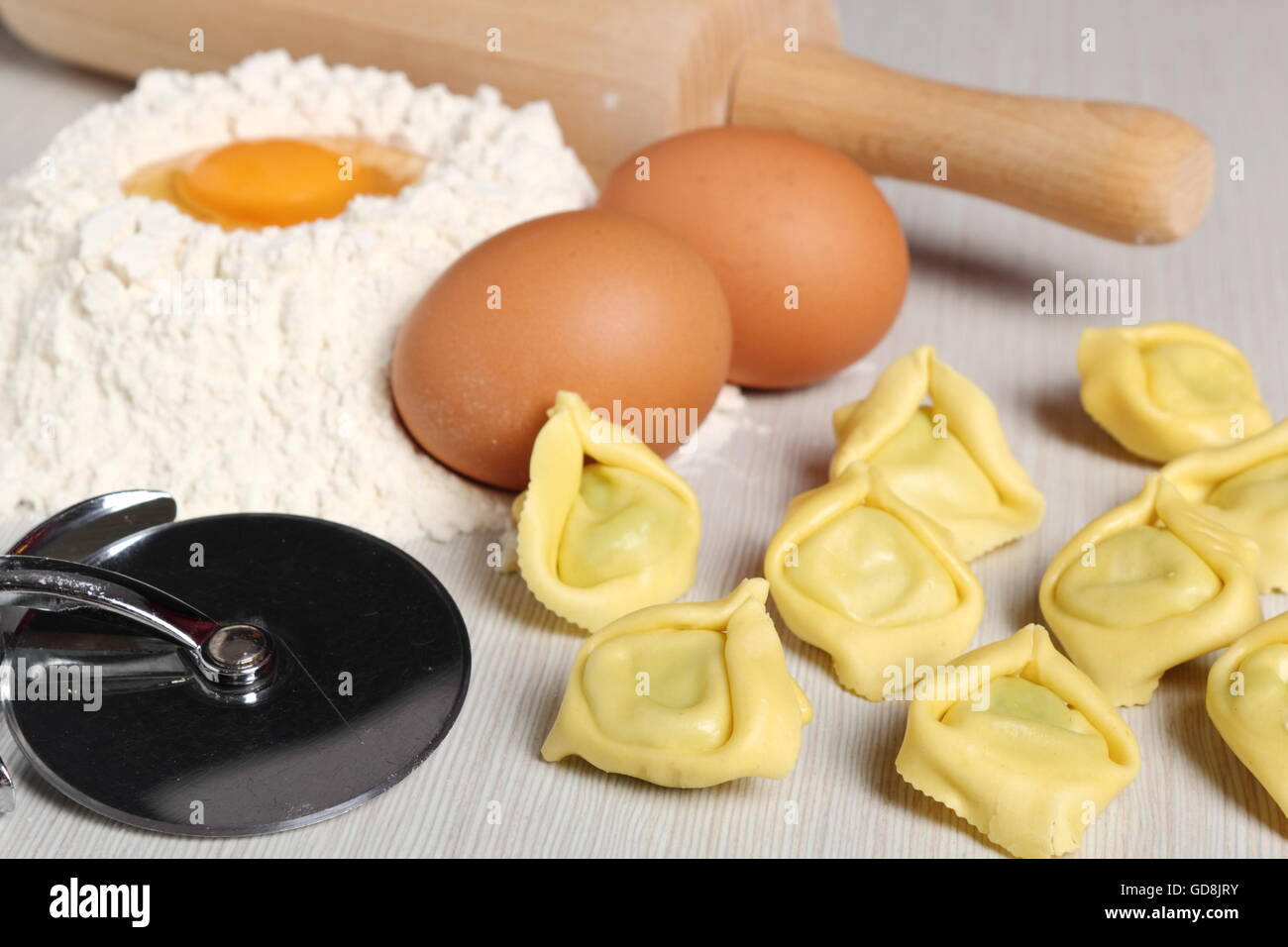 Making tortellini stuffed with spinach and ricotta Stock Photo Alamy