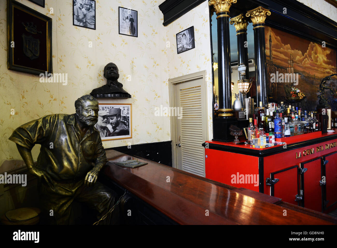 Ernest Hemingway statue inside the Floridita bar in Havana, Cuba. Stock Photo