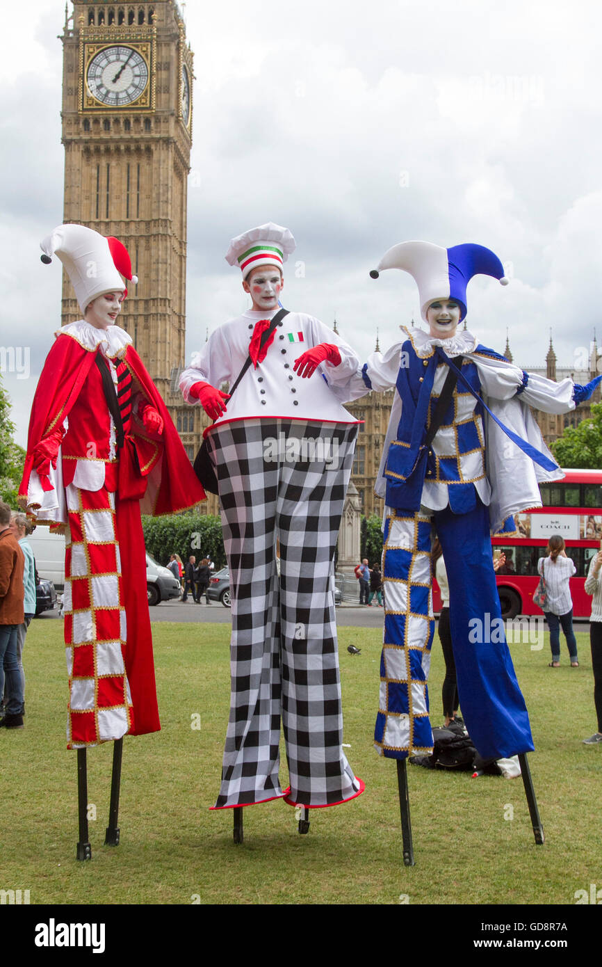 Clown Stilts High Resolution Stock Photography and Images Alamy