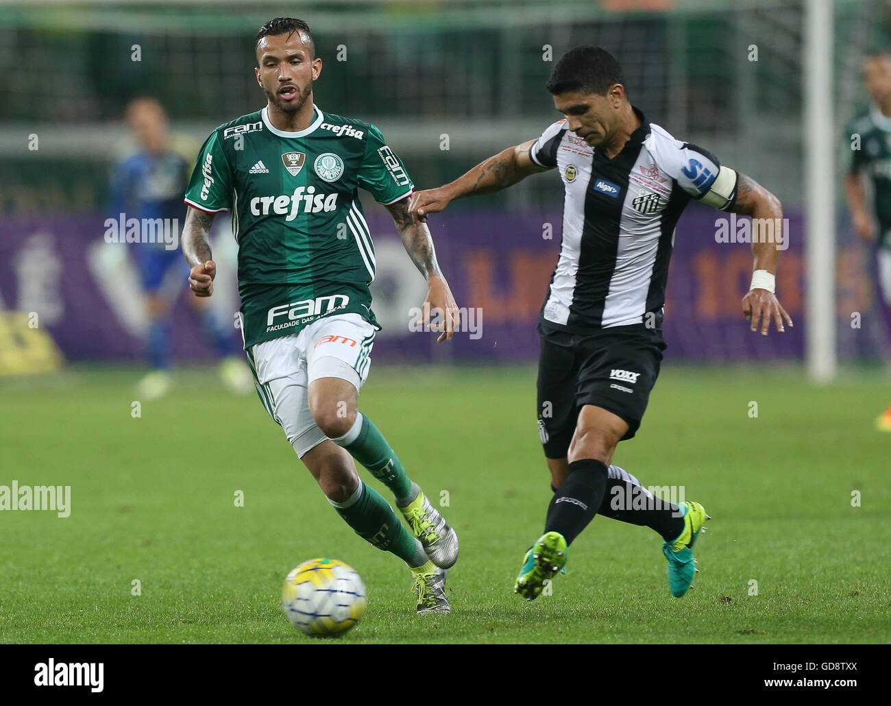 Soccer player Leandro Pereira, of SE Palmeiras during practice game against  the Portuguese team at the Academy of Football, in the neighborhood of  Barra Funda. SÃ£o Paulo/SP, Brazil-2/23/2015. Photo: Cesar Greco/Fotoarena  ***