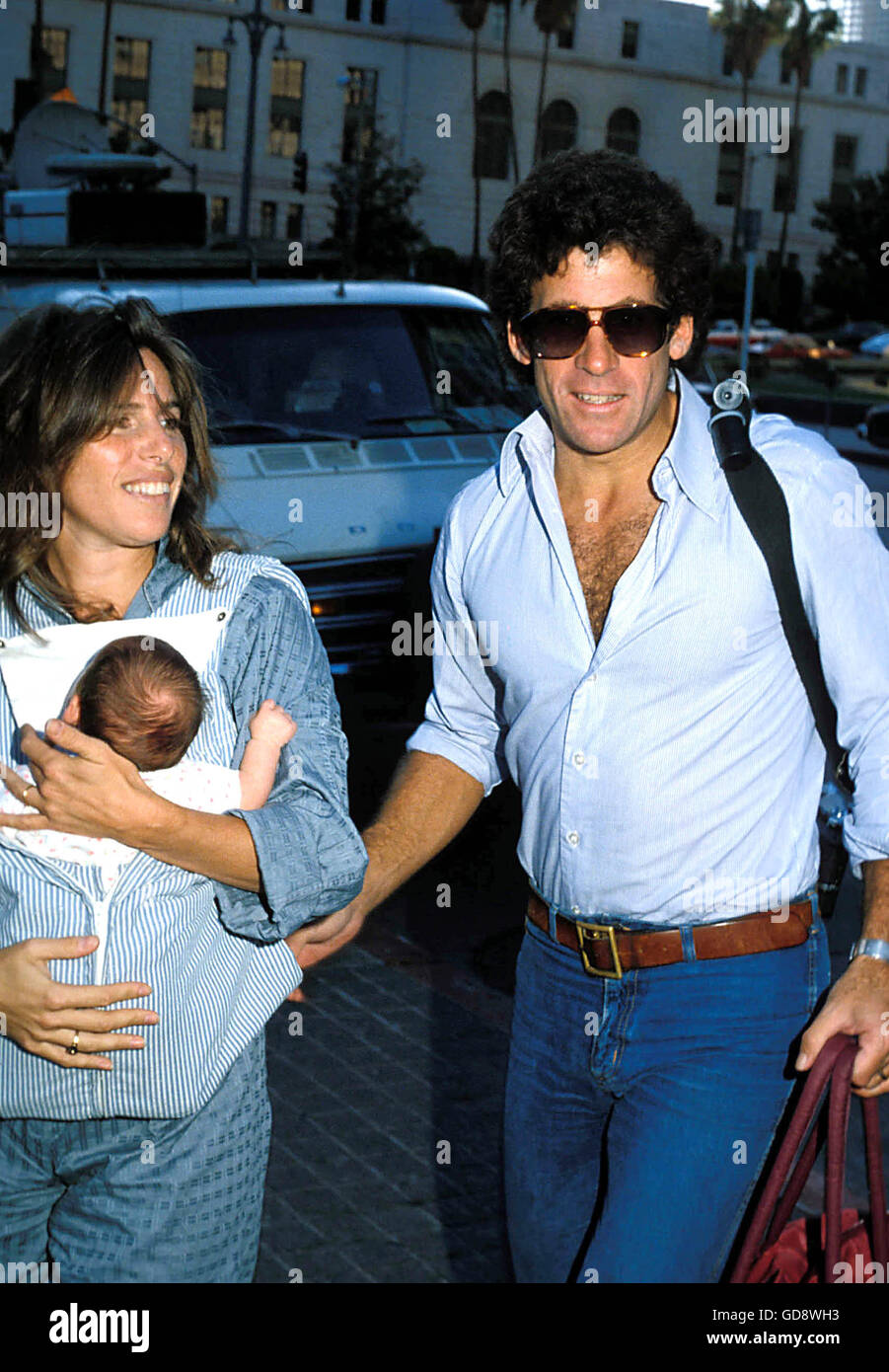 Jan. 1, 2011 - PAUL MICHAEL GLASER WIFE ELIZABETH AND 6 WEEK OLD ARIEL