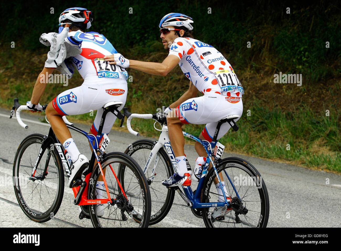 12.07.2017. Escaldes Engordany to Revel, France. Tour de France, stage 10. PINOT Thibaut (FRA) of FDJ chats with REICHENBACH Sebastien (SUI) of FDJ during stage 10 of the 2016 Tour de France a 197 km stage between Escaldes-Engordany and Revel, on July 12, 2016 in Revel, France Stock Photo