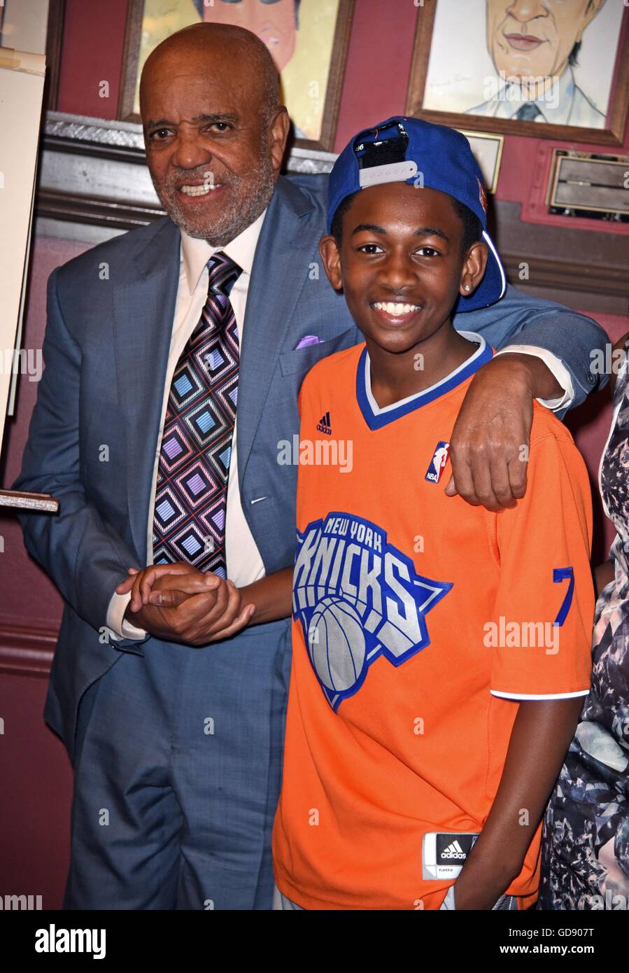 New York, NY, USA. 13th July, 2016. Berry Gordy, Leon Outlaw Jr. at a public appearance for Berry Gordy Portrait Unveiled at Sardi's, Sardi's Restaurant, New York, NY July 13, 2016. Credit:  Derek Storm/Everett Collection/Alamy Live News Stock Photo