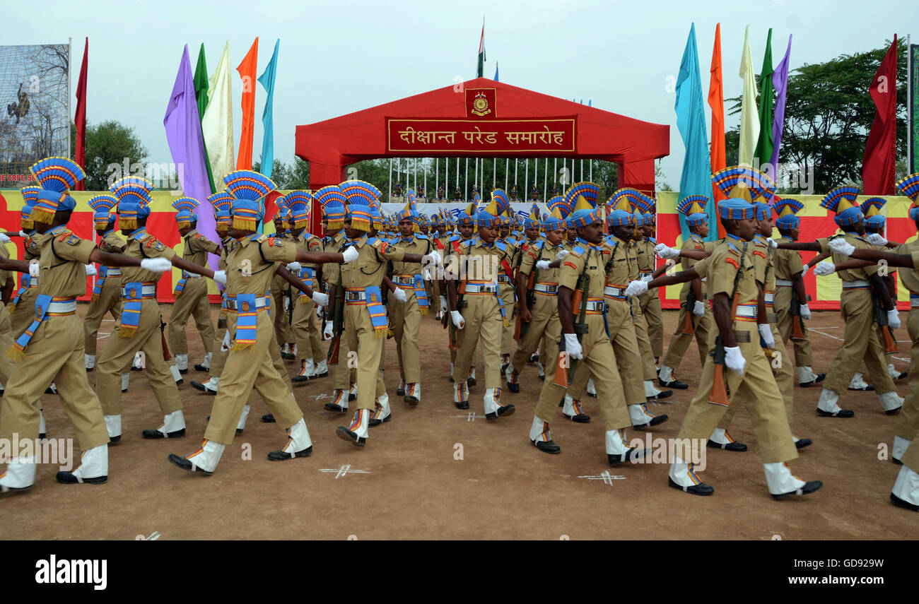 Srinagar, Indian Administered Kashmir. 14th July, 2016. Indian Central Reserve Police Force (C R P F) Constables  during their passing out parade in Humhama, on the outskirts of Srinagar,India.512 newly trained CRPF recruits took an oath to serve India by working in the police force during their passing out parade. The recruits have successfully completed their 44 weeks of training which involved, weapons handling, map reading and counter-insurgency operations. These recruits will join Indian paramilitary to fight militants in Kashmir. Credit:  Sofi Suhail/Alamy Live News Stock Photo