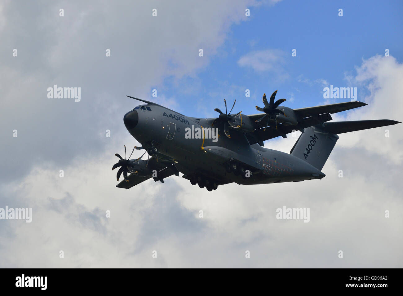 Farnborough, Hampshire, UK. 14th July, 2016. 4 th Day of the Farnborough International Trade Airshow.  Airbus Military A400M takes  to the skies in a  flying demonstration Stock Photo