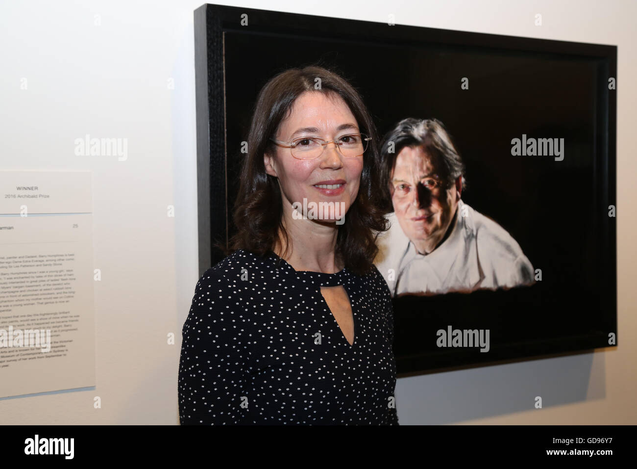 Sydney, Australia. 15 July 2016. Melbourne artist Louise Hearman has won the 2016 Archibald Prize with her hyper-real portrait of iconic Australian Barry Humphries. Painting entertainer, satirist, artist and Dadaist, Barry Humphries, this is the first time Hearman has been a finalist in the country’s most famous prize. Best known for his alter-ego Dame Edna Everage, among other comic characters including Sir Les Patterson and Sandy Stone, Barry Humphries is a perennial favourite sitter for the Archibald Prize, this being his sixth time. Credit:  Richard Milnes/Alamy Live News Stock Photo