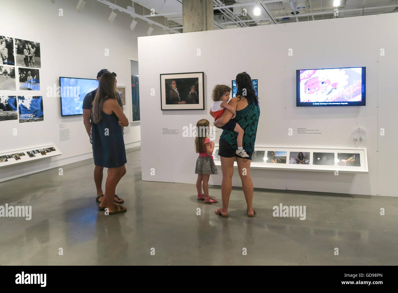 patrons-admiring-the-featured-exhibit-international-center-of